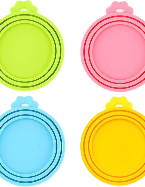 Load image into Gallery viewer, Food Can Lids, Universal BPA Free Silicone Can Lids Covers for Dog and Cat Food, One Can Cap Fit Most Standard Size Canned（4 Pack Multicolor
