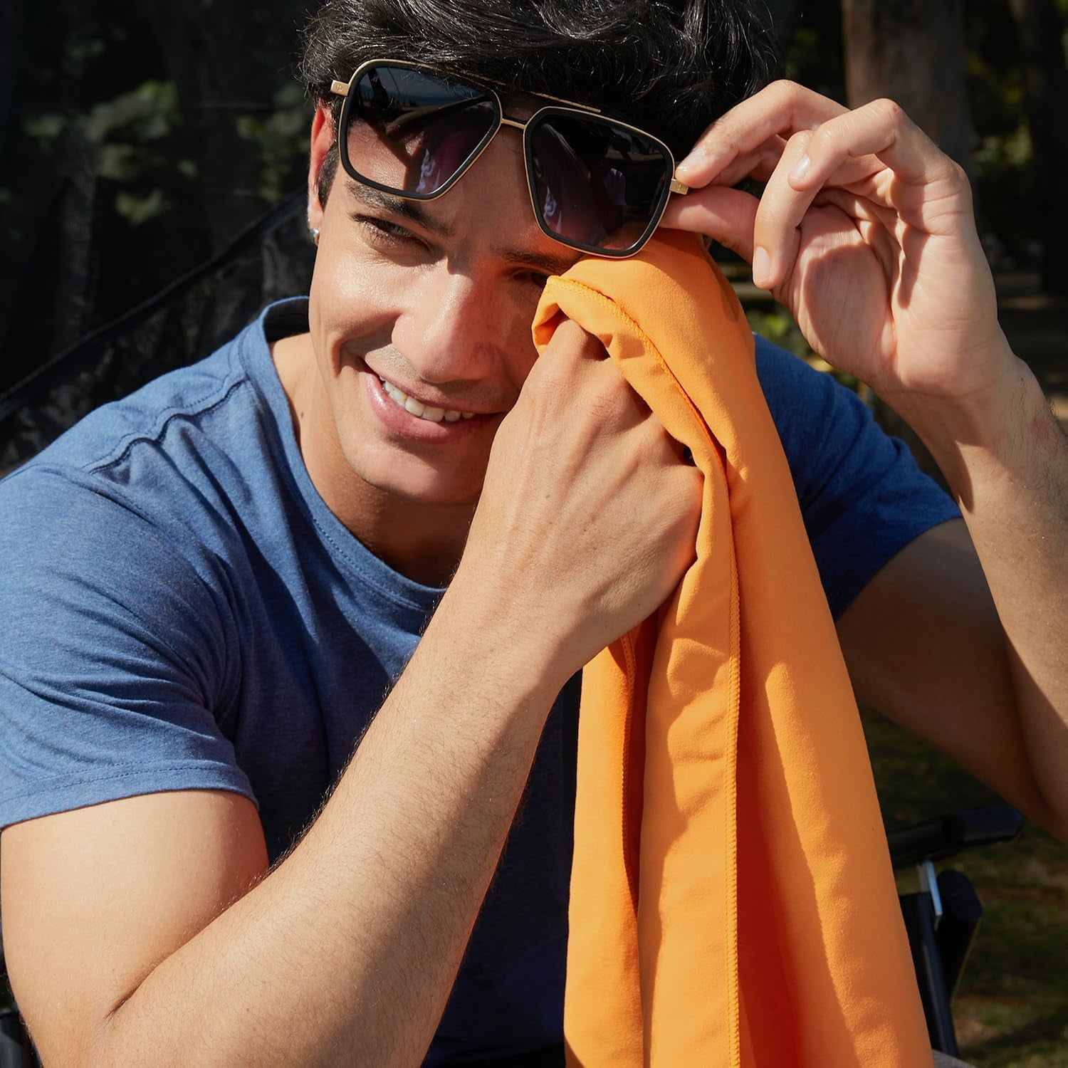 Microfiber Towel Perfect Travel & Sports &Beach Towel. Fast Drying - Super Absorbent - Ultra Compact. Suitable for Camping, Backpacking,Gym, Beach, Swimming,Yoga